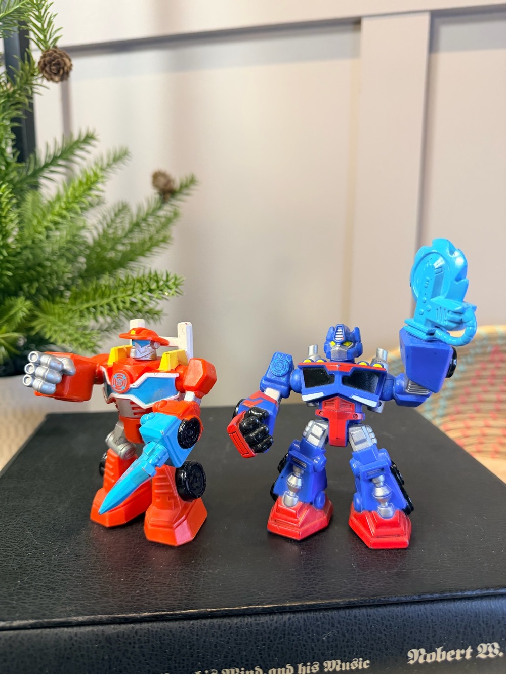 Playskool 2 Heroes Transformers Rescue Bots OPTIMUS PRIME blue from T-Rex pack